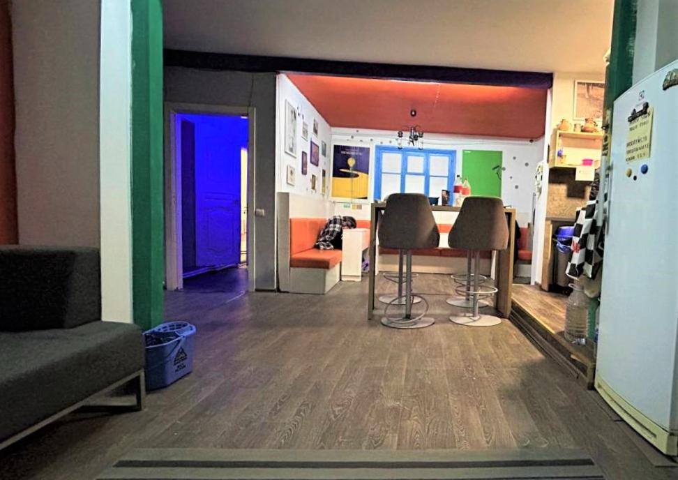 Bern Hostel Chisinau Ngoại thất bức ảnh
