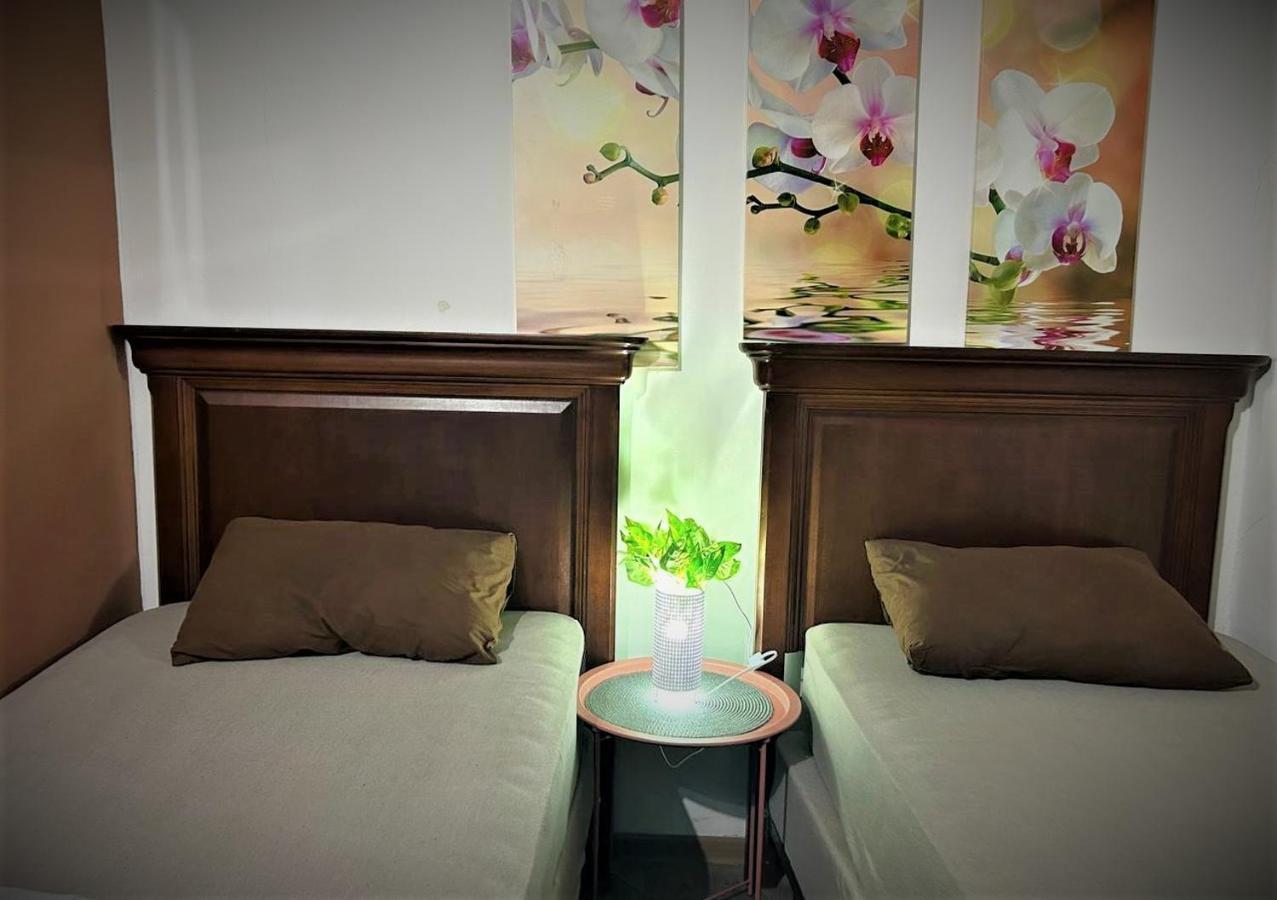 Bern Hostel Chisinau Ngoại thất bức ảnh