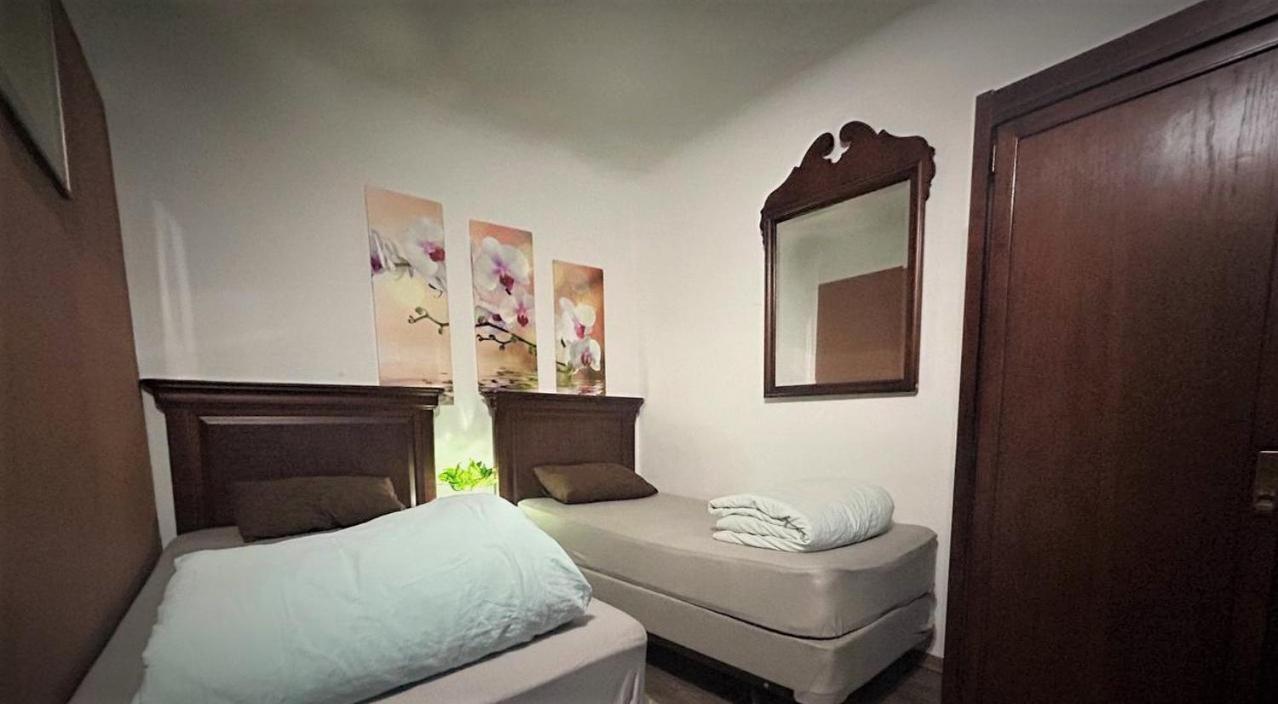 Bern Hostel Chisinau Ngoại thất bức ảnh