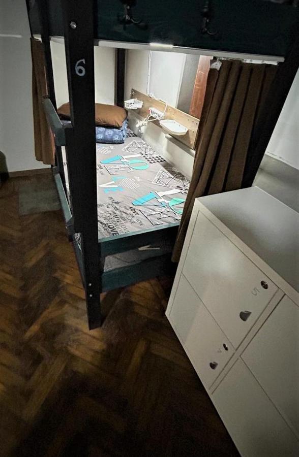 Bern Hostel Chisinau Ngoại thất bức ảnh
