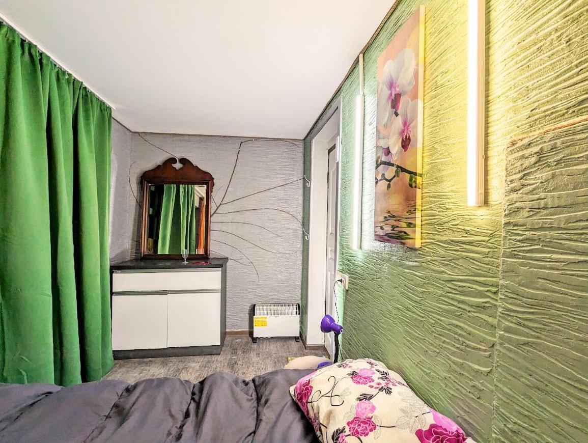 Bern Hostel Chisinau Ngoại thất bức ảnh